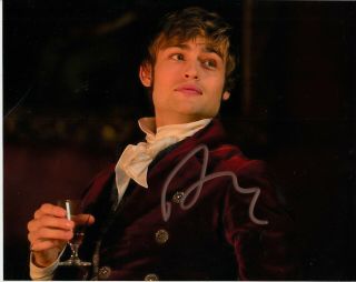 Douglas Booth Signed Pride And Prejudice And Zombies Photo Uacc Reg 242