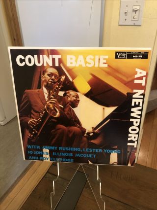 Basie,  Count At Newport (l.  Young,  Rushing,  Jacquet,  Roy) Verve Umv 2619 (japan)