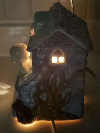 1987 Vintage Casper the Friendly Ghost Ceramic Lighted Haunted House Lamp Figure 3