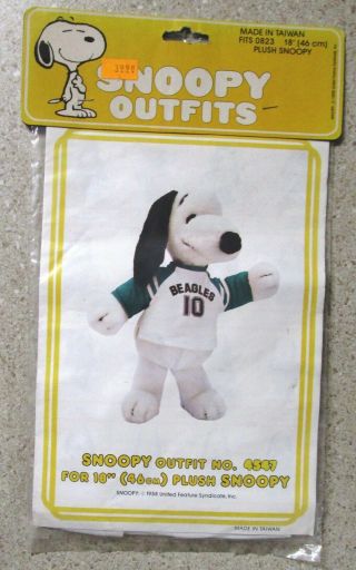 Vintage/new Snoopy’s Wardrobe Beagles Sport Outfit Fits 0823 18” Plush