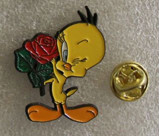 1990s Tweety Bird Rose Lapel Pin 3.  5 X 3 Cm 1.  4 " X 1.  2 " Looney Tunes Warner Bros