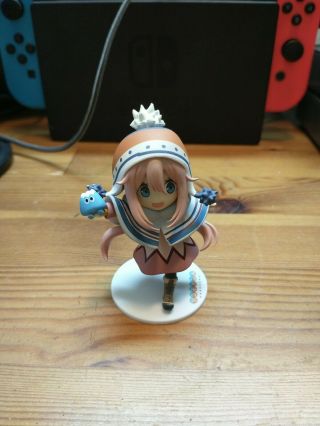 Yuru Camp Cute Nadeshiko Mini Figurine With Mini Fuji