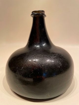 18th CENTURY ENGLISH BLACK GLASS ONION WINE BOTTLE CIRCA 1700 2