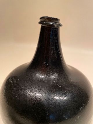 18th CENTURY ENGLISH BLACK GLASS ONION WINE BOTTLE CIRCA 1700 5