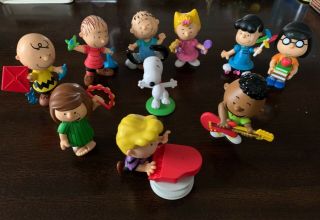 Set Of 10 Charlie Brown Snoopy Lucie Lines Peanuts Figures Music Play Game Toys