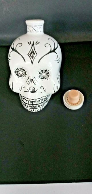 Kah Tequila White Day Of The Dead Skull Bottle Decanter (empty) 750 Ml Ceramic