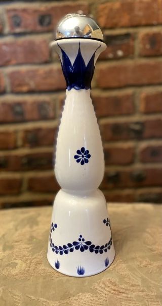 TEQUILA CLASE AZUL REPOSADO CERAMIC BOTTLE HAND PAINTED 375ML 2