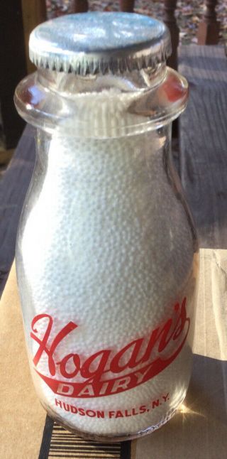 Vintage Red Pyro Glass Half Pint Milk Bottle / Hogan’s Dairy / Hudson Falls,  Ny
