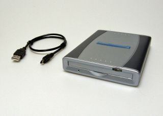 Plug And Play Fujitsu 3.  5 Inch 640mb Mo Disk Drive (rare Blue Coloring)
