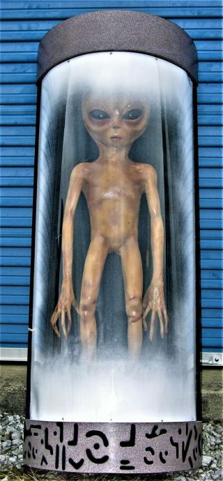 Very Rare Vintage X - Files 5 Foot Alien Prop In Case Movie Memorabilia