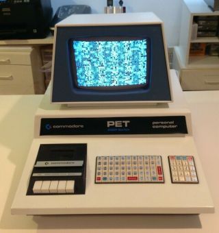 RARE EARLY COMPUTER Commodore Pet 2001 Series 2001 - 8 with Manuals 2