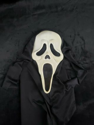 Gen 1 Poly Ghost Face Scream Mask Ghostface Fun World Div Glows Halloween Rare