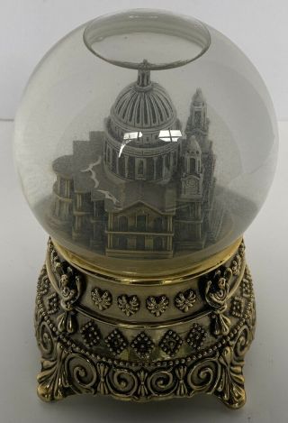 Walt Disney ' s MARY POPPINS Feed the Birds Cathedral SNOW GLOBE EXTREMELY RARE 3