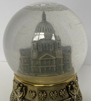 Walt Disney ' s MARY POPPINS Feed the Birds Cathedral SNOW GLOBE EXTREMELY RARE 6