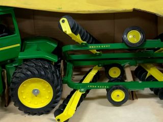John Deere 8630 4WD Tractor with Yellow Disk SET 1:16 NIB Yellow Green 1975 RARE 4