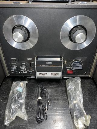 RARE VINTAGE SEARS SOLID STATE STEREO W/SPEAKERS 564.  34401700 2