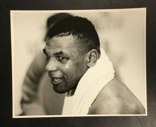1989 Mike Tyson Training Press Photo Heavyweight Boxer Rare Vintage