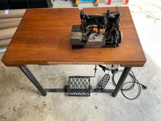 Rare Vintage Union Special 15400 with factory table and motor 3
