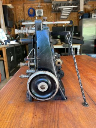 Rare Vintage Union Special 15400 with factory table and motor 4
