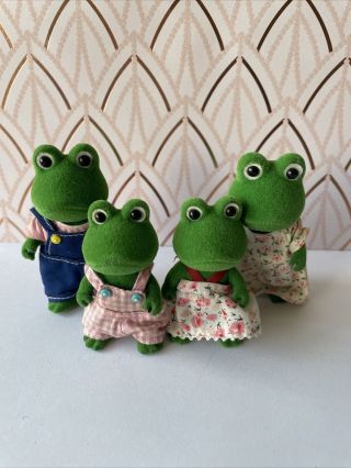 Sylvanian Families - Vintage Bullrush Frog Family With Outfit - Rare - Htf