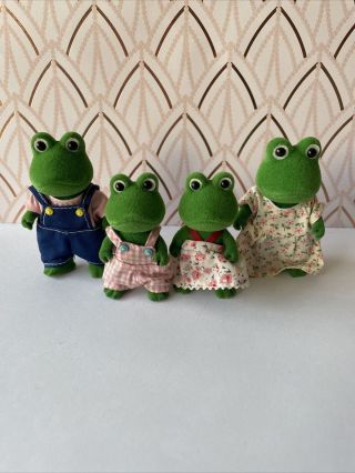 Sylvanian Families - VINTAGE BULLRUSH FROG FAMILY With Outfit - RARE - HTF 2