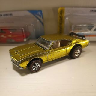 Vintage Hot Wheels Redline Olds 442 Yellow With White Interior Rare