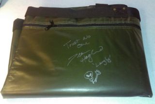 Extremely Rare The X Files Screen Prop Militairy Alien Body Bag Signed