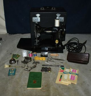 Terrific Rare Singer 221 - 1 Featherweight Sewing Machine - W/accessories & Case