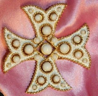 Hard To Find White Enamel Maltese Cross Pin Marked Crown Trifari Rare 2 Inch