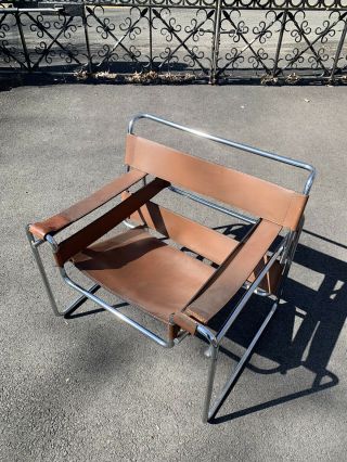 Cognac Wassily B3 Chair By Marcel Breuer,  Production Knoll Rare.