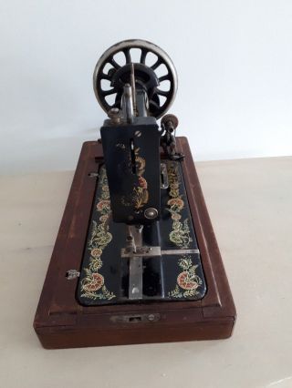 Rare 1911 model Singer 48k Ottoman Hand Crank sewing machine F1526510 4