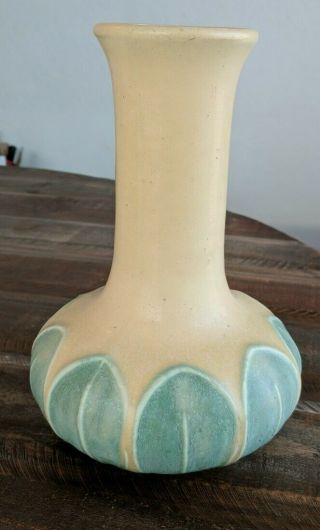 C.  1910 Hampshire Pottery 9.  5 " Rare Matte Green/light Ochre Arts & Crafts Vase