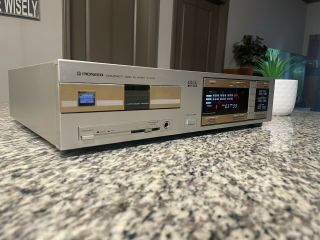 Pioneer P - D70 - Pro Tech Serviced - Rare Vintage Silver Faced Cd Player