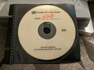 Ultra Rare: Microsoft Windows Xp Mce 2005 " Emerald " Confidential Beta Bug Cd