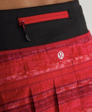 Lululemon Pace Setter Skirt Red Davie Run Crazy Print Dark Black Size 10 RARE 2
