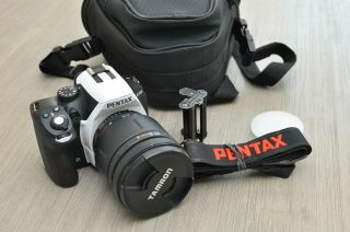 Pentax K - 50 16.  3mp Dslr Camera Rare Black White Jdm Tamron 28 - 200mm Lens