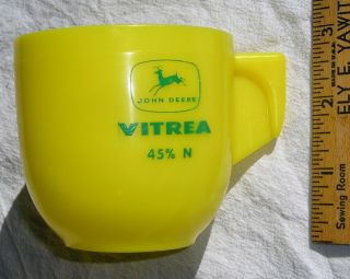 Rare 4 Leg Advertisiing John Deere Tractor Plastic Measuring Cup Vitrea Old Logo