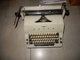 Vintage 1970s Adler Special Portable T - A Organisation Typewriter Holland - Rare