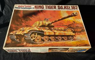 Vintage And Rare 1/24 Bandai German Ww2 King Tiger Sd.  Kfz.  182 R/c Model Kit
