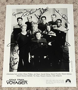 Star Trek Voyager Cast Signed 8x10 Press Photo Jeri Ryan Kate Mulgrew Auto Rare
