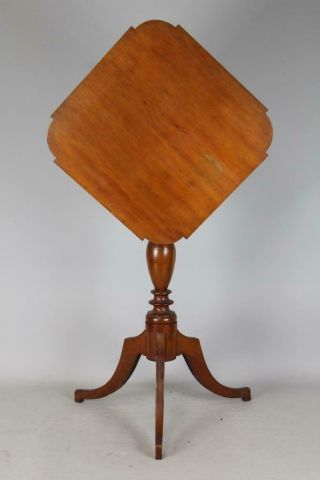 A Rare 18th C Norwich Ct Federal Tilt - Top Candlestand Spurred Shaped Legs