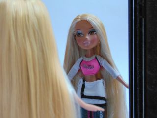Bratz Magic Hair Salon Playset with Raya doll (RARE) 3