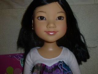 Best Friends Club doll - Yuko - articulated - rare - 18 