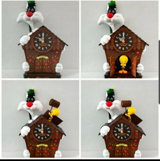 Rare Tweety Bird And Sylvester The Cat Animated Speaking Cuckoo Clock - /