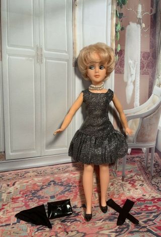 Vintage Tina Cassini Doll Oleg Cassini Blonde Hair in Glitter Gal Rare 3