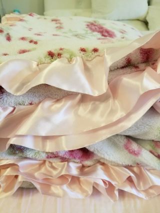 Discontinued/rare Simply Shabby Chic Floral Roses Satin Blanket Queen Euc