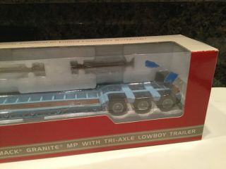First Gear 1:50 Mack Granite MP w/ Tri - Axle Lowboy Trailer Chicago 50 - 3114 RARE 4
