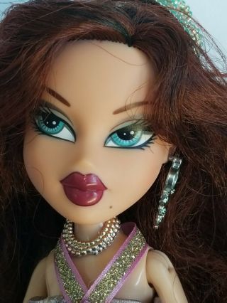Bratz Princess Italian Version Roxxi Doll Rare Long Red Hair Blue Eyes