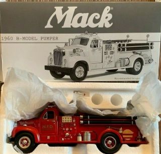 Rare 1st Gear 1960 Mack B - Model Pumper Fire Engine City Of Newark 1:34 Mib