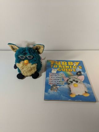 Rare 1998 Vintage Furby Tiger Electronics " Dragon " 70 - 800.  W/ Guide Book